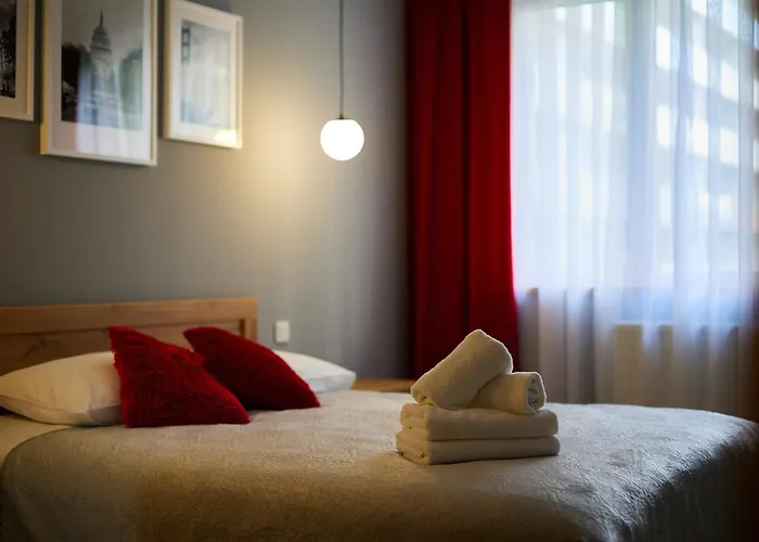 Park Red By Bookinghost Vratislav