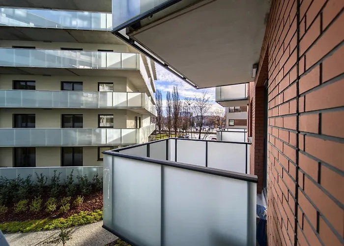 Park Red By Bookinghost Vratislav