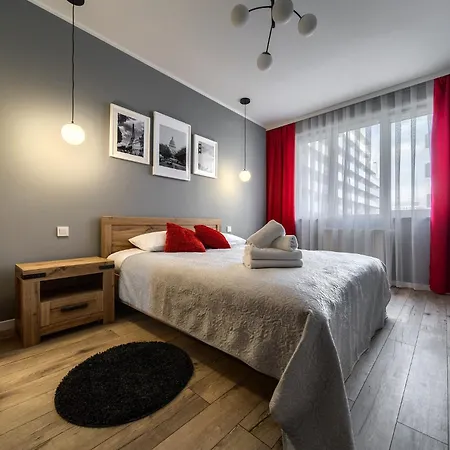 Park Red By Bookinghost *