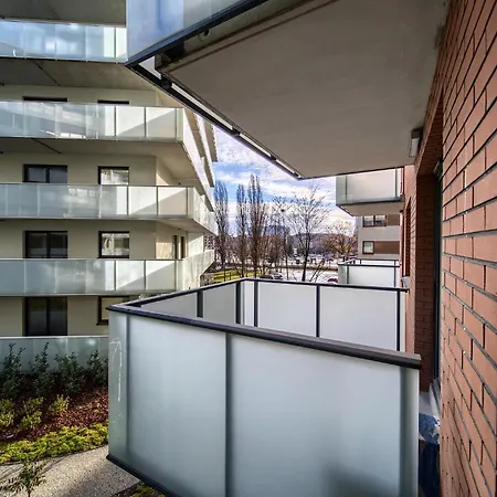 Park Red By Bookinghost Вроцлав