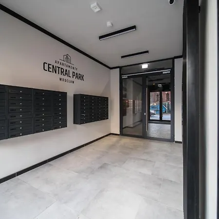 Park Red By Bookinghost Вроцлав